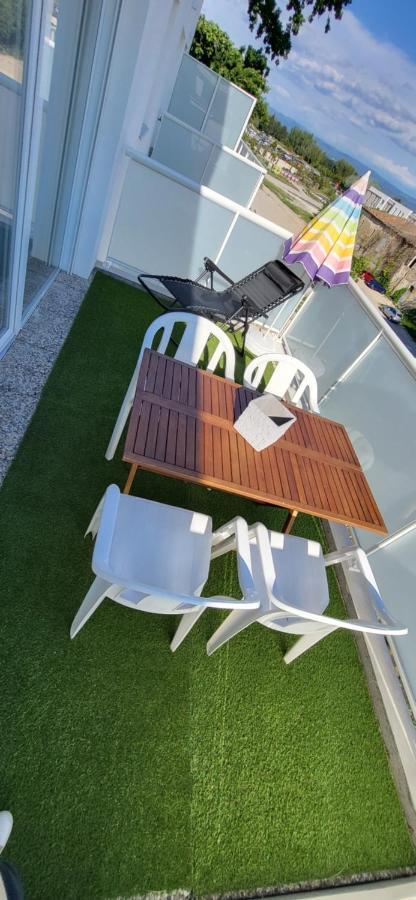 Appartement Avec Balcon/Terrasse Monteux Exterior photo